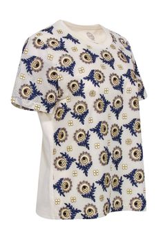 Get ready for the weekend with this quirky Tory Burch t-shirt in beige, featuring a playful embroidered print in cream and blue on the front. Pair it with shorts or ivory jeans for a fun and laid-back look. Size L Front 100% Polyester Back 100% Cotton Lining 100% Cotton Pullover Short sleeve Embroidered front detail Bust 40" Waist 40" Shoulder to hem 25.5" Sleeve length 8.5" Beige Short Sleeve Tops With Floral Embroidery, Cream Short Sleeve Tops With Floral Embroidery, Ivory Jeans, Cotton Pullover, Print Shirt, Blue Cream, New Trends, Signature Style, The Weekend