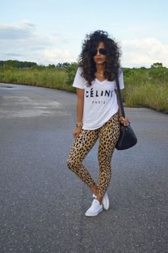 b5a1fc2085986034e448d2ccc5bb9703desc51669666ri Celine Outfit, Leggings Outfits, How To Wear Leggings, Leopard Pants, White Kicks, Leopard Leggings