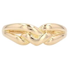 Ring in 18 karat yellow gold. Modern ring, it is composed of interlaced yellow gold links. Height : 7 mm approximately, thickness : 1,9 mm approximately, width of the ring at the base : 2 mm approximately. Total weight of the jewel : 2,5 g approximately. US Size : 9 ; Free resize, please contact us. Second- hand gold ring - Very little worn - Very good condition - Fully checked, cleaned and repolished - Sold with certificate of authenticity. Specialized in antique and creation jewelry since 1975 The Jewel, Modern Ring, Gold Ring, Antique Jewelry, Band Rings, Jewelry Shop, Metallica, Gold Rings, Vintage Jewelry