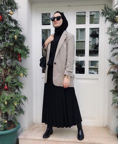 Hijab Work Outfit Business Casual, Hijab Business Outfit, Winter Skirt Fashion, Hijab Chic