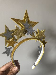 Tiara Diy, Diy Tiara, Nativity Costumes, Theme Carnaval, Star Costume, Diy Decoracion, Headpiece Diy, Christmas Hair Accessories, Halo Headband