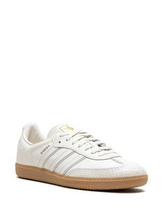 Adidas Samba OG "Core White/Gum" Sneakers - Farfetch Winter Travel Outfit, Travel Clothes, Summer Beach Wear, Winter Travel, Flat Boots, Really Cute Outfits, Logo Stamp