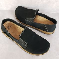 Earth Origins Shoes Womens 9.5 M Black Erica Slip On Casual Comfort Flats Please View All Photos For Details. Earth Shoes, Comfortable Flats, Flat Color, Shoes Womens, Flat Shoes Women, Comfortable Shoes, Loafer Flats, Shoe Accessories, Loafers