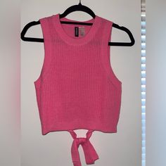 H&M Small Pink Open Back Nwot Cropped Key Hole, Crop Tank, Open Back, High Neck, H&m, Womens Tops, Crop Tops, Key, Pink