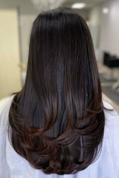 U- Shaped Cut Haircuts Straight Hair Women, Layers At The End Of Hair, Long Layers Haircut Thick Hair, Uniformly Layered Haircut, Extra Long Layers Haircut, Thick Ends Haircut, Layered Ends Long Hair, Straight Across Haircut Long, U Cut With Long Layers