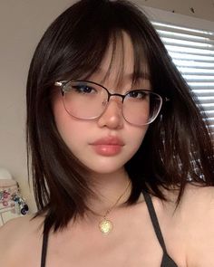 Frames For Round Faces, Asian Glasses, Glasses Frames Trendy, Glasses Inspiration, Kacamata Fashion, Hairstyles With Glasses