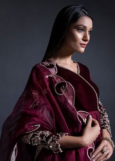 Pakistani Wedding Clothes, Velvet Dresses Outfit, Velvet Applique, Cotton Suit Designs, Embellished Sleeves, Maroon Outfit, Designer Bridal Lehenga Choli