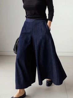 Relaxed Fit Straight Leg Culottes With Pockets, Wide Leg Cotton Capris, Non-stretch Cotton Wide Leg Bottoms, Casual Non-stretch Cotton Culottes, Baggy Wide Leg Casual Capris, Casual High Waist Baggy Culottes, High Waist Casual Culottes With Relaxed Fit, Casual Wide-leg Culottes With Pockets, Relaxed Fit Wide Leg Capris For Fall