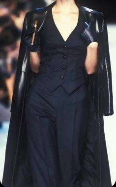 Mode Gossip Girl, Christian Dior Runway, Runway Outfits, Gianfranco Ferre, Linda Evangelista, Looks Street Style, Looks Chic