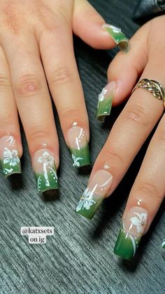 Green French Tip, French Tip Nail Art, Green French, Y2k Design, Short Gel Nails, Hawaiian Flower