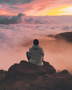 Habits For New Decade - Develop These Winning Habits And Win In 2020 Meditation Pictures, Meditation Images, Easy Meditation, Man Sitting, Meditation Benefits, Les Chakras, 7 Chakras, Burn Out, Meditation Practices