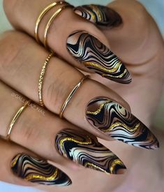 Acrylic Nails With Gold, Nail Art Printer, Nails With Gold, Green Acrylic Nails, Crazy Nail Art, Elegant Nail Art, One Color Nails, Long Nail Designs, Print Nails