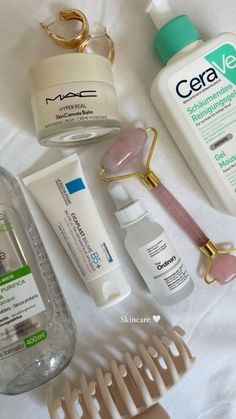 Skin Care Aesthetic Cerave, Skincare Aesthetic Cerave, Glow Up Astethic, Skincare Astethic, Cerave Aestethic, Cerave Skincare Aesthetic, Cerave Aesthetic, Skin Care Products Photography, Skincare Aesthetic Products