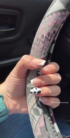 Easy Country Nail Ideas, Nashville Tennessee Nail Ideas, Simple Cow Nails, Cowgirl Nails Acrylic, Cow Acrylic Nail Designs, Southern Nail Ideas, French Tip Western Nails, Western Beach Nails, Classy Western Nails