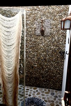 macrame curtains Shower Curtain Ideas Creative, Rideaux Boho, Curtain Macrame, Boho Bathroom Ideas, Boho Wedding Decor