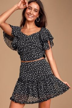 Find Chic Skirts for Women Online at Affordable Prices | Fashionable Women's Casual Skirts and Dressy Attire Ruffled Mini Skirt, Floral Print Crop Top, Top Clothes, Lace Blazer, Chic Skirts, Tweed Mini Skirt, Sequin Mini Skirts, Black Floral Print, Skirt Mini