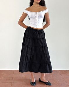 Izumi Tiered Midi Skirt in Poplin Black Tiered Skirt Outfit, Black Tiered Skirt, Tiered Midi Skirt, Summer Bodycon Dress, Black Satin Dress, Party Dress Long Sleeve, Bandeau Dress, Skirt Outfit, Black Bodycon Dress