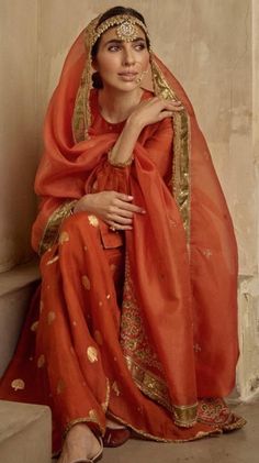 Dupatta Aesthetic, Rohit Bal Collection, Bangladeshi Wedding, Plain Kurti Designs, Stitching Styles, Bridal Suits, Black Lehenga, Bandhani Dress, Casual Suits