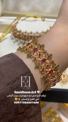 Athangudi Tiles, Wedding Jewellery Designs, Emerald Jewellery, Beautiful Bangles, Neck Pieces Jewelry, Diamond Bracelet Design, Fancy Jewelry Necklace, Gold Jewellry