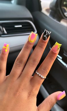 Daycare Nail Ideas, Cute Short Nails Yellow, Nail Ideas Acrylic Colorful, Square Nails Back To School, Nails With Rhinestones Medium Length, Design Acrylic Nails Art Ideas, Nail Style Ideas, Short Acrylic Duck Nails, Shirt Duck Nails