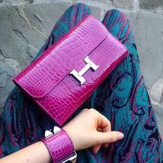 Hermes Constance To Go, Hermes Constance Bag, Hermes Wallet, Crocodile Bags, Hermes Constance, Purse Styles, 로고 디자인