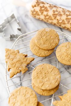 some cookies are cooling on a wire rack