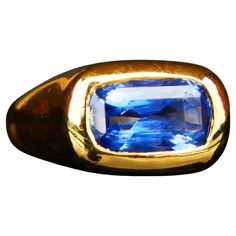 Ring for every day of unisex type in solid 18K Yellow Gold decorated with spectacular natural Blue Sapphire of lighter Blue / Cornflower color variety, emerald cut 10mm x 6 mm x 4.6 mm deep /ca 4ct. Stone demonstrates flaws and internal structures typical for natural stone. Fragmented hallmarks, 750, tested solid 18K Gold. Size Ø US3.75 / 14.68 mm. Sizing is possible for additional payment. Weight: 8.56 grams. In fine used condition. Very secure setting. Stone shows minimal signs of wear to facets. > Most of the items that we sell are not new at all if not stated otherwise. Accordingly, most of the items most often show some signs of use. We do our best to photograph and describe condition as accurately as possible if we notice something. There is no point in hiding anything or lying about Cornflower Sapphire, Old Rings, Blue Cornflower, Photo Equipment, Old Jewelry, Gold Decor, Natural Blue Sapphire, Vintage Ring, Cluster Ring