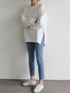 Mode Ulzzang, Mode Tips, Blue Winter, Winter Jeans, 가을 패션, Mode Inspiration, Outfit Casual, Mode Fashion, Looks Vintage