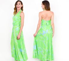 "~ 1970s spectacular lime green nylon halter maxi dress ~ Turquoise swirl print on bright green jersey-like fabric ~ Hooks at the nape of the neck ~ Matching fabric belt for the waist ~ Also called swim dress ~ Excellent Label: Erio Bocoi, Key West Screen Print Bust- 34\" (86.5 cm) Waist- 27\" (68.5 cm) Hips- 40\" (101.5 cm) Length- 57.5\" (146 cm) More Incredible Vintage: glennasvintageshop.etsy.com Vintage Jewelry: glennasjewels.etsy.com Instagram @glennas_clothing Facebook https://www.faceboo Maxi Dress 70s, Purple Long Sleeve Dress, Green Jersey, Green Maxi Dress, Velvet Cocktail Dress, Ruffle Wedding Dress, Dress 70s, Halter Maxi Dress, Green Maxi