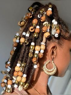 Loc Styles Beads, Loc Styles With Shells, Beads On Locs Styles, 90s Locs Hairstyles, Locs With Shells, Locs With Charms, Locs With Accessories, Loc Jewelry Hairstyles, Loc Styles With Beads