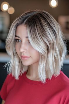 Discover 51 fabulous short bob haircuts with our complete guide! Find the perfect style to refresh your look. 💇‍♀️📖 #ShortBob #HaircutGuide #FreshLooks Bob Hair Balayage, Shoulder Length Blonde Hair Balayage, Icy Blonde Bob, Wise Wizard, Blonde Balayage Bob, Hairstyles Balayage, Hair Cut Guide, Bob Cuts, Blonde Bob Hairstyles