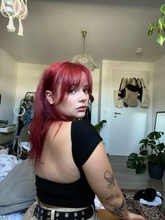 Short Red Hair Bangs, Cherry Red Hair With Bangs, Short Cherry Red Hair, Red Hair Grunge, Short Red Hair With Bangs, Red Hair Cherry, Tattoos Outfit, Tattoos Plants, Bangs Makeup