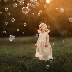 ‏هواتفكم مليئة بالصور الجميلة إحذفو الصور وأهدوني هواتفكم⁦😹🫰🏻 Toddler Spring Photoshoot, Two Year Birthday Photoshoot, Toddler Girl Photoshooting Ideas, Kids Photoshoot Ideas Outdoors, Spring Photoshoot Ideas Kids, Spring Pictures For Kids, Toddler Outdoor Photoshoot, 2 Year Photoshoot, Toddler Birthday Photoshoot