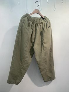 Womens Organic Medium Thick Cotton Front Pocket Cropped Pants image 4 Tall Socks, Lightweight Pants, Womens Capris, New Pant, Baggy Pant, Cropped Pants, Front Pocket, Primary Colors, Khaki Pants