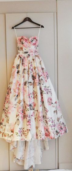 Elegant Sweetheart Floral Print Wedding Dress for Bridal · dressydances · Online Store Powered by Storenvy Vintage Cinderella, Stil Inspiration, Romantic Dress, Dresses Vintage, Maxi Skirts, Gorgeous Gowns, Elie Saab, Mode Inspiration, Carolina Herrera