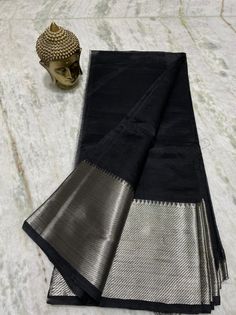 mangalagiri pure pattu by cotton 250/50 big border plain pattu sarees Black Saree South Indian Look, Black Sarees For Wedding, Black Silk Saree, Plain Pattu Sarees, Latest Silk Sarees