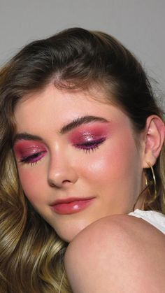 Too Faced That's My Jam Looks, Pink Red Makeup, Magenta Makeup Look, Pink Euphoria Makeup, Red Glitter Makeup, Makeup Pink Eyeshadow, Pink Dress Makeup, Pink Eyeshadow Looks