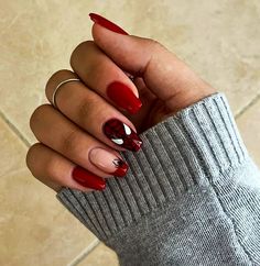 #NailArt #FallNails #NailInspo #Manicure #NailDesigns #AutumnNails Marvel Nails, Cute Simple Nails, Black Nail Polish, Girly Acrylic Nails, Makijaż Smokey Eye, Cute Gel Nails, Black Nail, Short Acrylic Nails Designs, Dream Nails