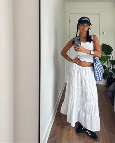 Looks Adidas, Skirt Outfit Summer, White Long Skirt, Looks Country, Long Skirt Outfits, White Maxi Skirts