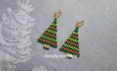 Christmas tree earrings. Green earrings.Christmas earrings.Party earrings. Winter beaded jewelry Christmas gift.Earrings length: 1.96 inches / 5 cm.Earrings width 1.37 inches / 3.5 cmRECOMMENDATION FOR USE AND CARE:- Store your handmade jewelry in a sealed box out of direct sunlight.- Do not clean with water or any other liquid.- Do not give them to small children.- Don't drop them.- Carefully put on and take off.PACKAGING: When you buy these earrings, you receive them in a gift paper bag making Jewelry Christmas Tree, Christmas Tree Earrings, Christmas Bead, Party Earrings, Beaded Christmas Ornaments, Holiday Earring, Earring Tree, Christmas Gift Jewelry, Green Gifts