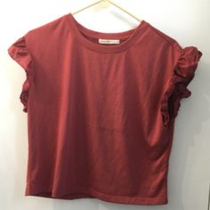 Marine Layer Women's Shirt Red Cotton Tencel Ruffle Shrt Sleeve Boxy Top Super Soft Size Medium Item Details: Marine Layer Boxy Casual Shirt 55% Cotton + 45 % Tencel Size: Women's Medium (To Ensure Fit, Please Refer To Measurements) In Excellent Preowned Condition. No Snags,Holes, Stains Or Odors Flat Lay Measurements Pit To Pit: 19” Length: 20” Sleeves: Short Riffle Edge Smoke Free Pet Friendly Home Please Check Photos And Read Description I Do My Best To Represent The Items Accurately And In G Relaxed Fit Cotton Military Top, Summer Ruffled Relaxed Fit T-shirt, Cotton T-shirt With Ruffles And Flutter Sleeves, Cotton Ruffle T-shirt With Flutter Sleeves, Soft-washed Red Cotton T-shirt, Female Marines, Marine Layer, Boxy Top, Layer Top