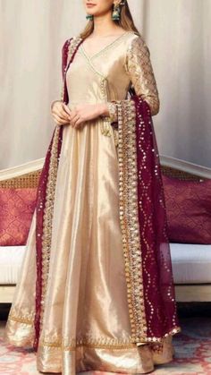 Dholki Dresses, Pishwas Pakistani, Bridal Frock, Churidar Pajama, Tissue Fabric, Asian Dresses, Shadi Dresses, Heavy Dresses, Asian Bridal Dresses