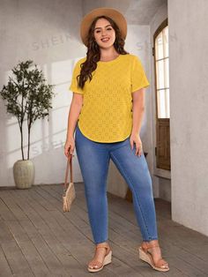 Yellow Non-stretch Casual Top, Sports Equipment, Fashion Online Shop, Online Fashion, All Fashion, Fashion Inspiration, Men's Clothing, Latest Trends, Style Inspiration