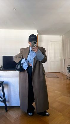 Winter Business Professional Outfits, Outfit Manteau, Icy Fashion, Chloe Outfit, Business Professional Outfits, Winter Outfits Cold, Luxury Lifestyle Dreams, Winter Fits, Dope Outfits