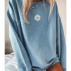 Brand New!! An Adorable Pullover With A Corduroy Textured Appearance. 90% Polyester 10% Spandex. Round Neck Long Sleeve Top, Basic Blouses, Trendy Fashion Outfits, Womens Crewneck, Basic Long Sleeve, Modern Round, Loose Blouse, Round Neck Tops, Tops Fall