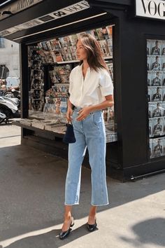 do you have a plain white blouse? silk or linen would be ideal. Culottes Outfit, Paris Mode, Looks Street Style, Winter Trends, Mode Inspo, Parisian Chic, A Magazine, 가을 패션, Looks Style