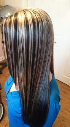 Black Hair With Blonde Highlights, Zebra Hair, Skunk Hair, Highlights Ideas, Chunky Highlights, Hair Color Streaks, Black Hair With Highlights, Dark Hair With Highlights, Hair Streaks