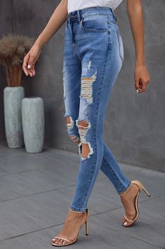 Medium Wash Distressed Skinny Jeans Distressed Hem Jeans, Womens Ripped Jeans, Layering Tanks, Hem Jeans, Jeans Distressed, Straight Leg Denim, Cardigan Fashion, Crop Top Blouse, Sweater Blouse