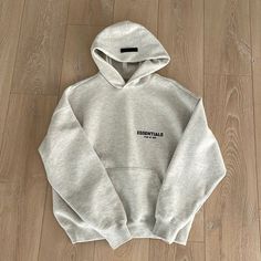 Cheap Trendy Hoodie, Popular Hoodies Brands, Essential Sweater Outfit, Fog Hoodie Outfit, Essientals Hoodie, Essentials Hoodie Outfit Aesthetic, Fog Essentials Hoodie, Wishlist Hoodies, Hoodies You Need