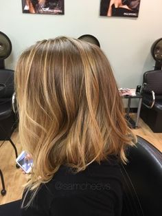 Honey Blonde Balayage On Brown Hair Short, Short Caramel Balayage Honey, Dark Blonde With Honey Highlights, Gold Balayage Short Hair, Caramel Honey Blonde Hair Short, Short Hair Honey Balayage, Bob And Balayage, Golden Balyage Short Hair, Blonde Ends On Brown Hair Short